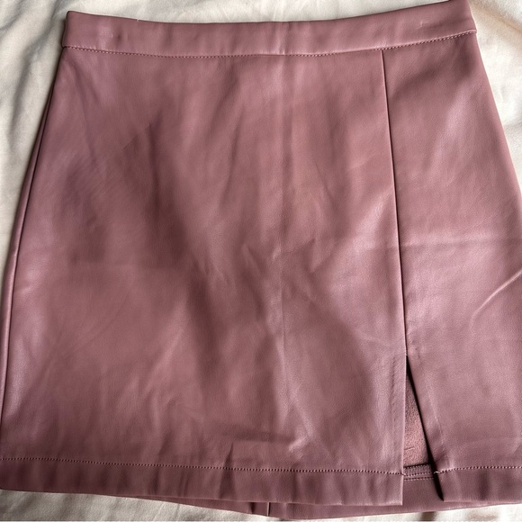 Abercrombie & Fitch Mauve Mini Skirt Small - Picture 3 of 5
